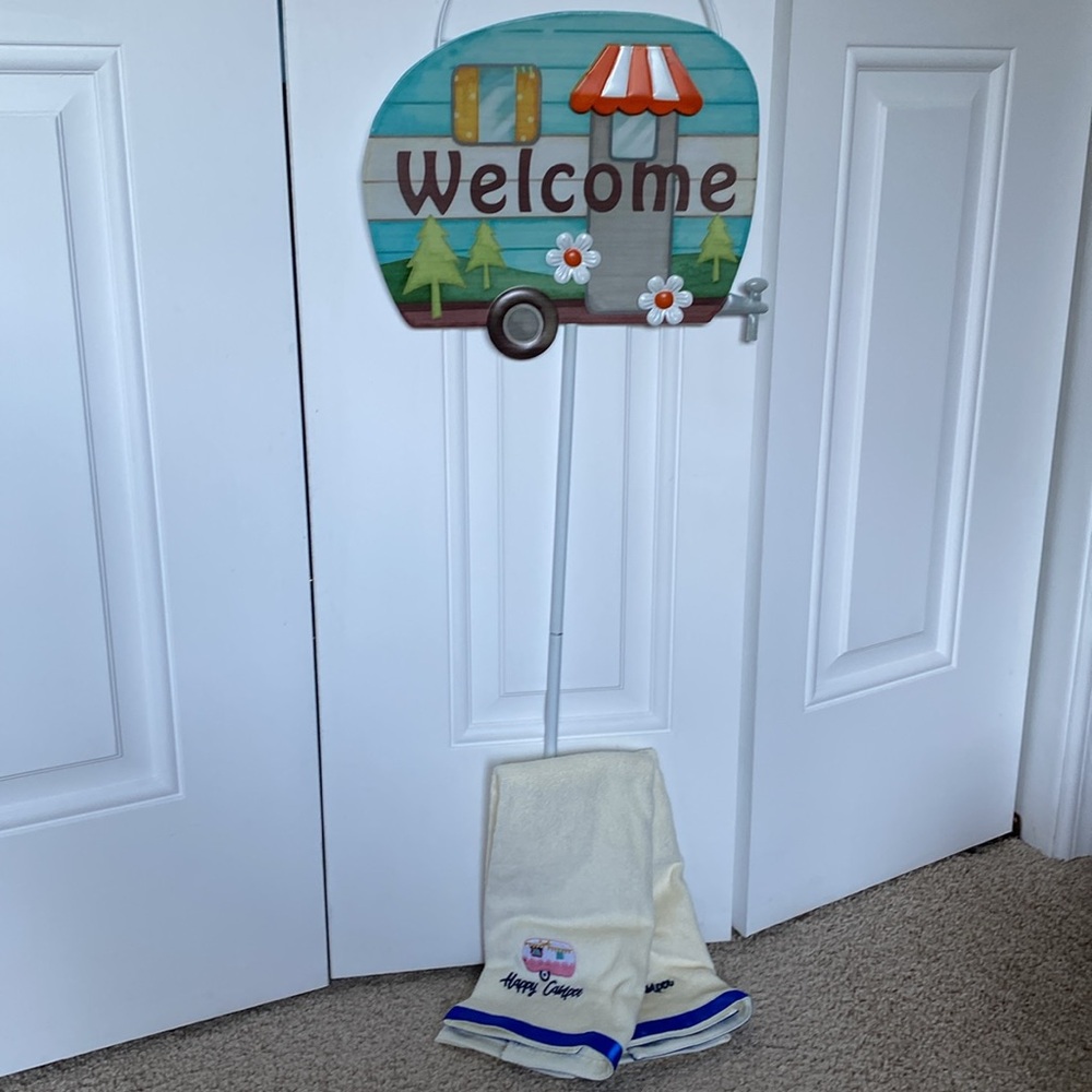 Camping sign & kitchen towels - Picture 2 of 6